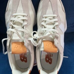 New Balance 327